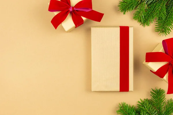 Christmas Wrapped Vintage Gift Box Mockup Red Ribbon Christmas Tree — Stock Photo, Image
