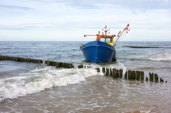 Barco Pesca Varado Una Playa — Foto de Stock