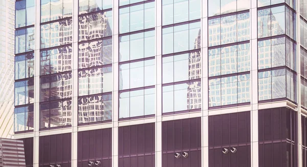 Edificios Reflejados Ventanas Rascacielos Moderno Fondo Urbano Abstracto Tonificación Color — Foto de Stock
