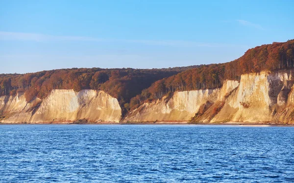 德国波罗的海沿岸鲁根岛鲁吉亚的石崖 日出时分的鲁根 — 图库照片