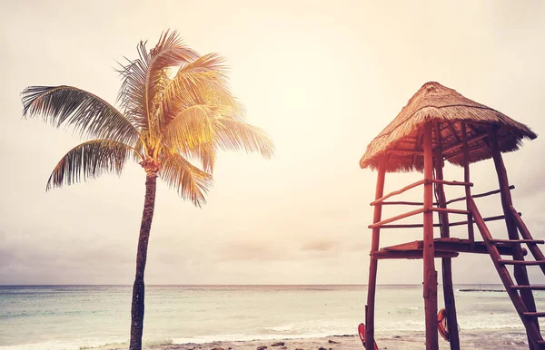 Retro Kolorowe Stonowane Zdjęcie Tropikalnej Plaży Jak Zachód Słońca Letnia — Zdjęcie stockowe