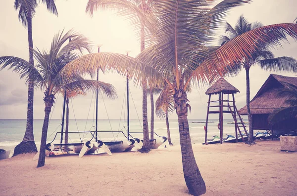 Foto Tonificada Color Retro Una Playa Tropical Concepto Vacaciones Verano — Foto de Stock