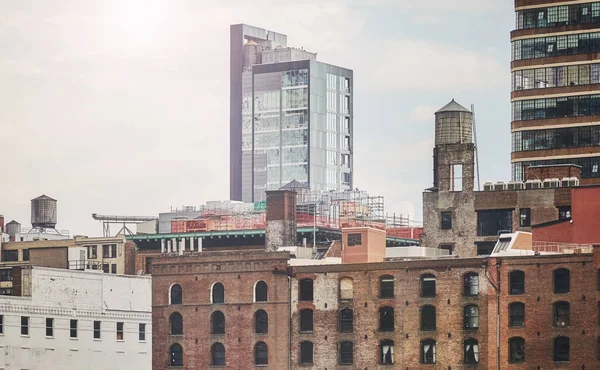 Retro Toned Foto Van New York City Industrieterrein Met Watertorens — Stockfoto