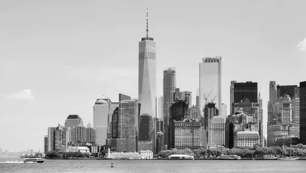 美国曼哈顿纽约市天际线的黑白照片 — 图库照片