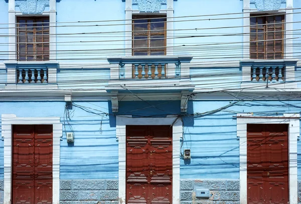Straatzicht Een Oude Gevel Architectuur Achtergrond Riobamba Ecuador — Stockfoto