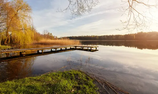 Polonya Nın Batı Pomeranya Voyvodalığı Yakınlarındaki Recz Kasabasında Bir Göl Stok Fotoğraf