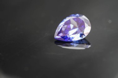 Doğal Safir değerli taş, mücevher veya siyah parlaklık rengi taşlar, birçok farklı doğal taşlar Ametist koleksiyonu,