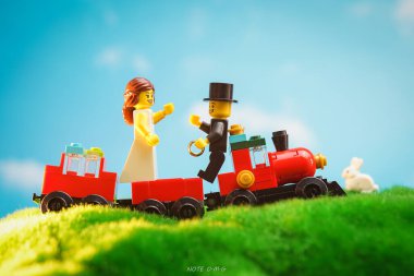 Bangkok, Tayland - 3 Ekim 2022: Lego Damat Stüdyosu Açık Hava Treninde Geline Teklif Etti.