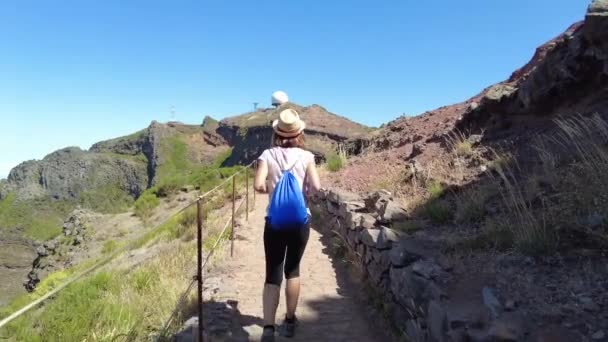 Trekking Path Next Waterfall Levada Caldeirao Verde Queimadas Madeira — Αρχείο Βίντεο