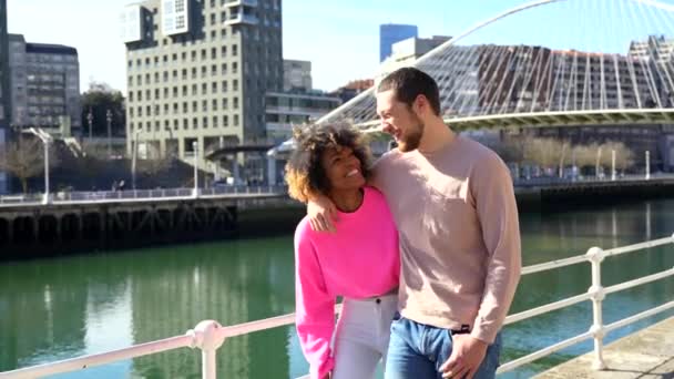 Multiracial Friends Streets City Lifestyle Concept Walking River – Stock-video