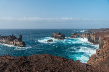 El Hierro Adası. Kanarya Adaları, Arco de la Tosca kıyısında inanılmaz doğal bir anıt.