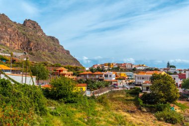 La Gomera 'nın kuzeyindeki Agulo köyü, Kanarya Adaları