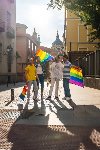 Amigos Homossexuais Festa Orgulho Gay Cidade Diversidade Jovens Manifestação Com — Fotografia de Stock