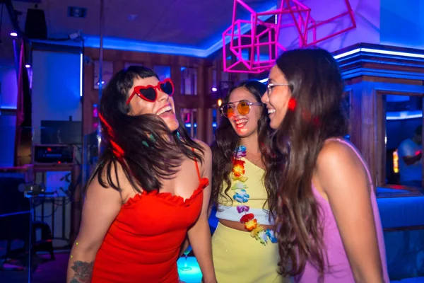 Female Friends Nightclub Having Fun Night Party Summer Vacation Pub — Stock Photo, Image