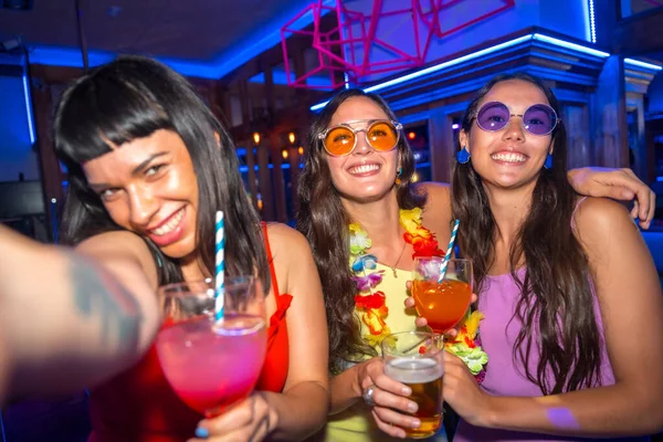 Fun Friends Smiling Glasses Alcohol Nightclub Taking Selfie Night Party — Stock Photo, Image