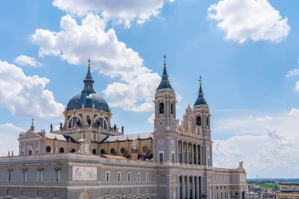 Katedra Santa Maria Real Almudena Madrycie Stolica Hiszpanii Odwiedziła Wakacjach — Zdjęcie stockowe