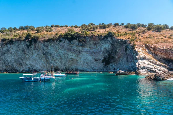 Tourist Boats Gremina Beach Seen Boat Albanian Riviera Sarande Turquoise — Stock Photo, Image