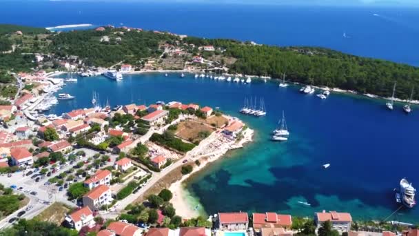 Panorama Latającego Drona Portu Miejscowości Fiskardo Wyspie Kefalonia Grecja — Wideo stockowe