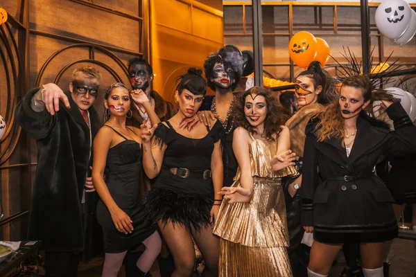 Fête Halloween Avec Des Amis Dans Une Discothèque Groupe Multi — Photo