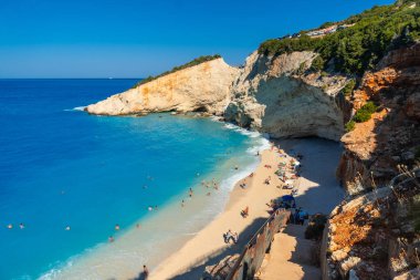Yunanistan 'ın Lefkada adasındaki Porto Katsiki plajına giden merdivenler