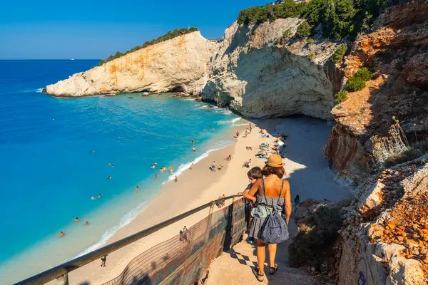 그리스 레프카스 포르토 Katsiki 해변으로 이어지는 아래로 — 스톡 사진