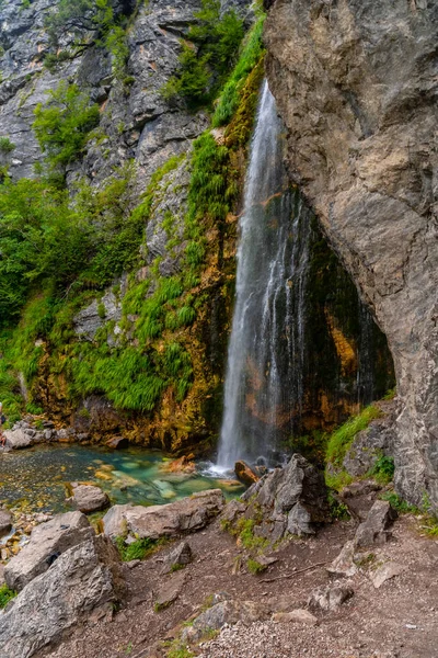 Paesaggio Naturale Grunas Cascata Nel Parco Nazionale Theth Albania Alpi — Foto Stock