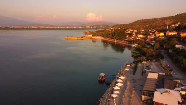 Luchtfoto Van Shiroka Lake Bij Zonsondergang Bij Shkoder Albanië — Stockvideo