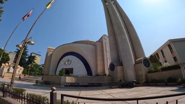 Catedral Ortodoxa Resurrección Cristo Cerca Plaza Skanderbeg Tirana Albania — Vídeo de stock