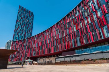 Tiran kentinin futbol stadyumuna Air Albania Stadyumu adı verildi. Arnavutluk