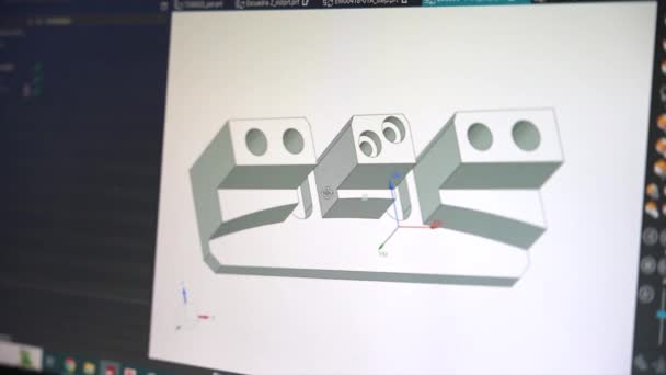 Cnc現代工場の金属片のモデルが付いているコンピュータ スクリーン — ストック動画