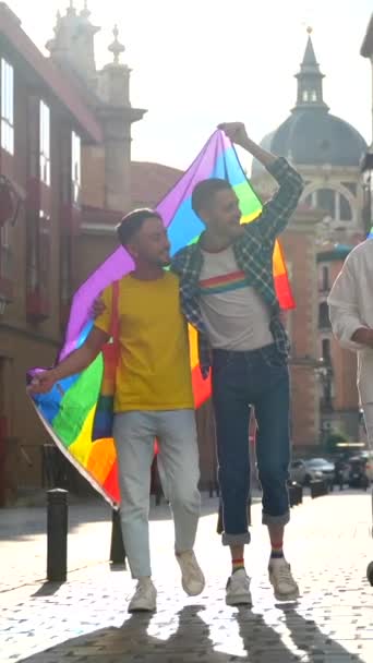 Estilo Vida Amigos Homossexuais Divertindo Festa Orgulho Gay Cidade Diversidade — Vídeo de Stock