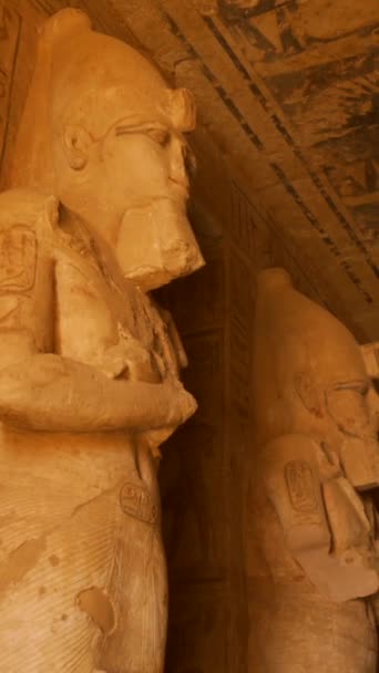 Каменные Фараоны Храме Абу Симбел Юге Египта Нубии Рядом Озером — стоковое видео