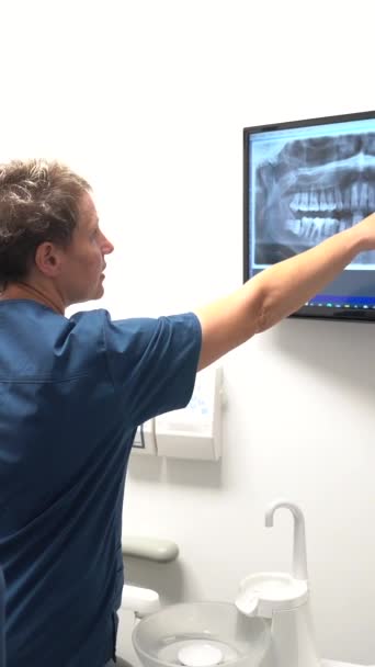 牙科诊所 对一名年轻妇女进行例行的年度医疗检查 检查X光 — 图库视频影像