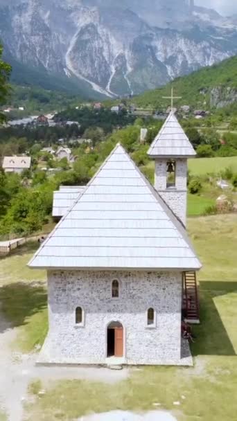 Bela Igreja Católica Vale Theth National Park Albânia Alpes Albaneses — Vídeo de Stock