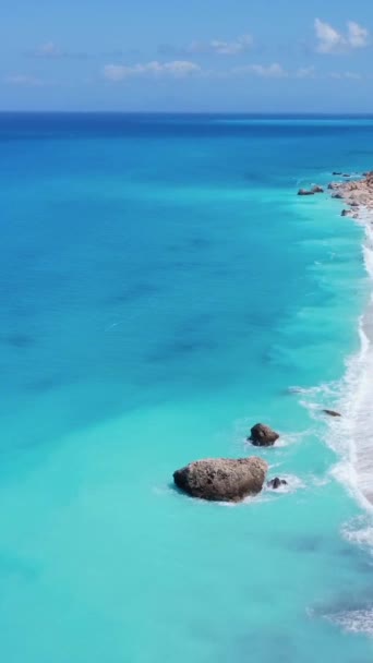 Flygdrönare Utsikt Över Paradiset Sandstrand Megali Petra Lefkada Vacker Kristallklar — Stockvideo