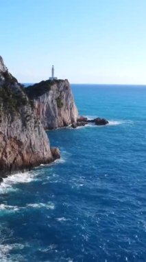 Yunanistan 'ın Lefkada adasının güney bölgesinde bulunan Deniz feneri veya Ducato Lefkas Burnu. Yunanistan.