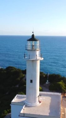 Lefkada adasının güney bölgesindeki Cabo Ducato Lefkas 'ın insansız hava aracı görüntüsü. Yunanistan.
