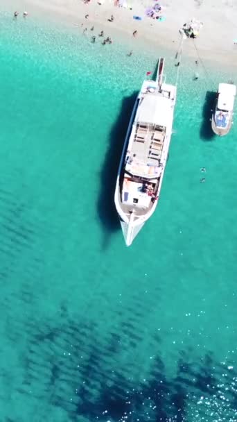 Flydroneutsikt Paradisstranden Kroreza Eller Krorez Den Albanske Rivieraen Sarande Albania – stockvideo