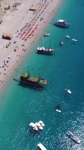 アルバニアのサランドのアルバニアのリベラにあるクロレザまたはクロレズのパラダイスビーチの空中ドローンビュー セネタール — ストック動画