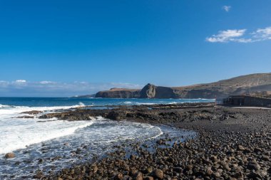 Las Salinas de Agaete yakınlarındaki plaj Gran Canaria, İspanya 'daki Puerto de Las Nieves doğal havuzları.
