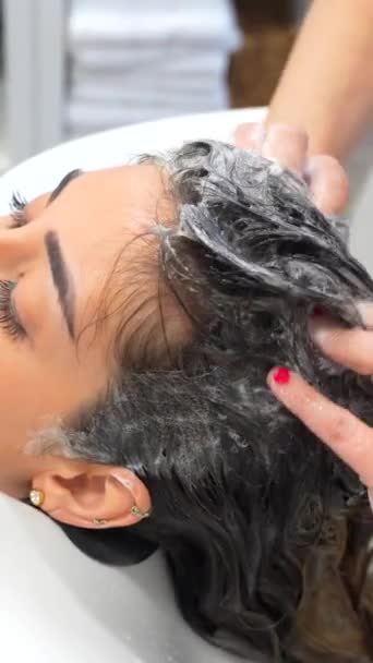 Top View Close Hands Hairdresser Washing Damaged Hair Woman — Stock Video