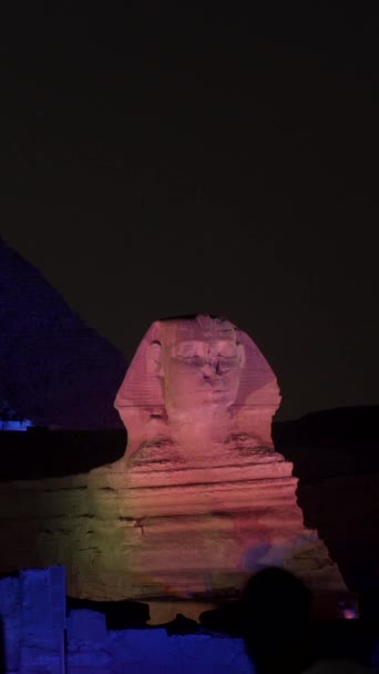 美丽的金字塔和吉萨狮身人面像的声音和光芒展现在眼前 开罗市的夜晚非洲 — 图库视频影像