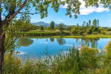 Hondarribia 'daki Jaizubia bataklığında ya da Gipuzkoa' daki Fuenterrabia 'da güzel bir manzara. Bask Ülkesi