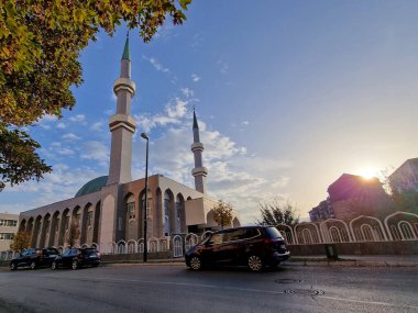 Saraybosna, Bosna-Hersek, 2 Kasım 2022, Kral Fahd Camii 'nin dışı