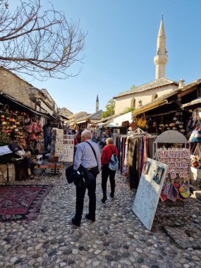 Mostar - Bosna-Hersek 'te meşhur bir köprüye sahip ikonik eski bir kasaba. Popüler turizm merkezi