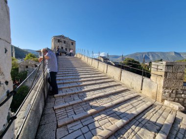 Mostar - Bosna-Hersek 'te meşhur bir köprüye sahip ikonik eski bir kasaba. Popüler turizm merkezi