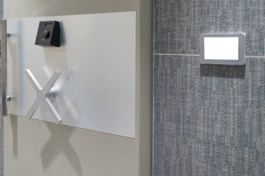 Gerçek banka kasası kapısı. Bankada kapalı kasa