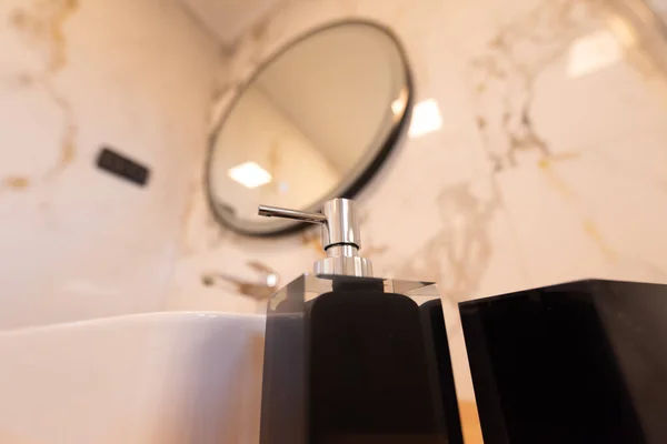 Luxuoso Banheiro Minimalista Moradia Moderna — Fotografia de Stock