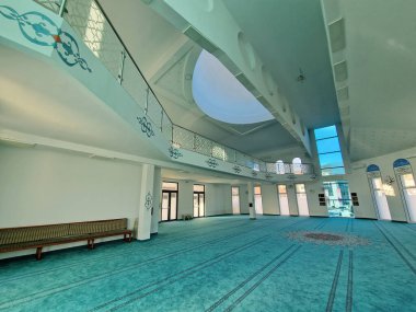 Vogosca, Saraybosna, Bosna-Hersek 'te çağdaş ve yeni bir cami inşa etti.