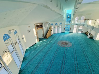 Vogosca, Saraybosna, Bosna-Hersek 'te çağdaş ve yeni bir cami inşa etti.